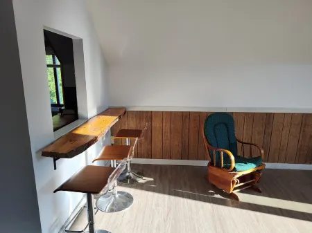 Couple - Close to Hersey River, Trails, Golfing, Parks and Horseback Riding