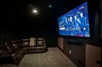 Spacious, Town Square, Theatre Room! 4 bed / 2 bath Private Home on town square