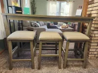 Cozy family friendly home nestled in the bluffs just steps from the Mississippi! Hotel di Mendon