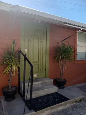 Cozy Quaint Ybor City Loft steps from 7th Ave.