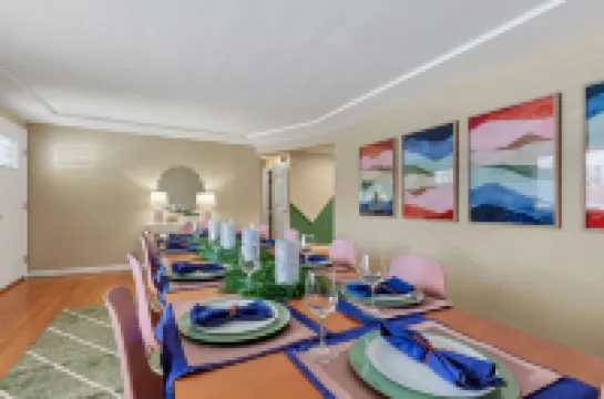 ᨒFIREHAUSᨒHotTubᨒCinemaᨒBBQᨒBadmintonᨒGames