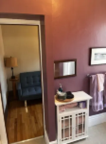 Historic Hewitt Onion Tower Apt 2 Studio in Central Marquette with Sauna Access
