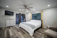 Four bedroom with hot tub and views!