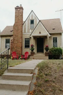 Cozy Historic Home. King Beds. Keyless Entry. Free W/D. Hotels near Speedway