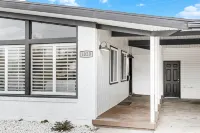 Spacious Mountain Modern Getaway - Hot Tub, Home Theater & Fire Pit
