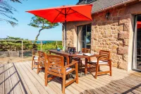 House ☆☆☆ in Landrellec, recent renovation, feet in the water. Hotels in Pleumeur-Bodou