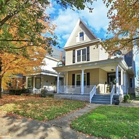 Modern Victorian Family Home Mins-To Downtown/OTR!!