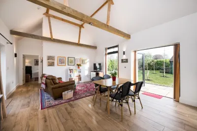 Delightful newly converted dairy Hoteles en 