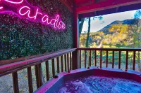 Romantic Getaway•Views•Hot Tub•Fire Place•Seclusion Autrey's Antiques & Ideas附近的飯店