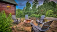 Cabin with 3 Bedrooms, Game Room, Sunrise & Mountain Views!