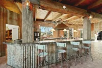 Unique Stay! Pool/ Hot Tub/ Game Room/ Bar/ Views