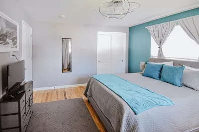 5BD Cozy, SouthGlenn Gem, Yard, Games, Shops, close to Downtown Littleton&Denver Hotels near The Clue Room
