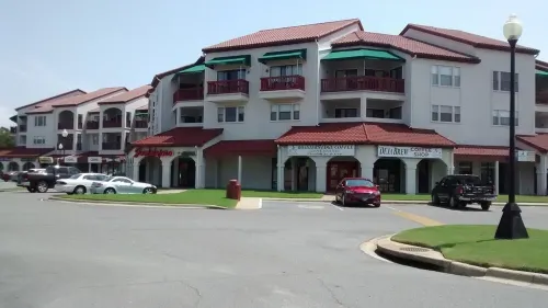 Resort Studio on Lagoon with Balcony, Pool, Sauna, Dock, Etc - 1 Block to Beach!