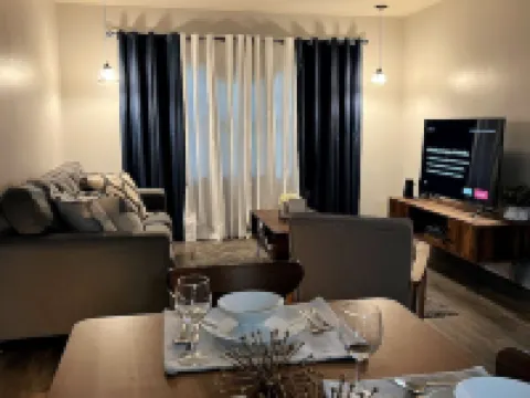 Beautiful and updated place to stay in a quiet neighborhood of Munster Indiana. Hotéis em Munster