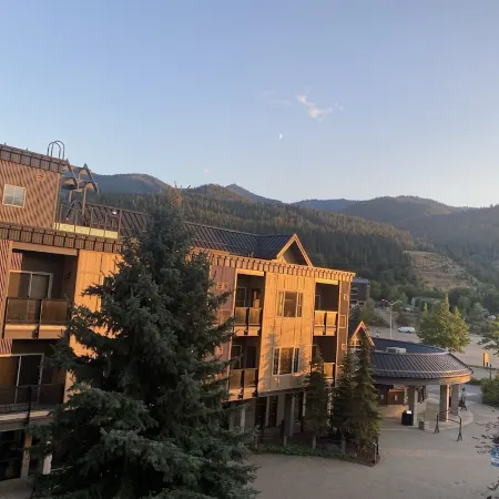 Shared Roof Top Hot Tub Silver Mtn Adjoining Studio Also Available Separately