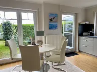 Schöne Fewo mit Terrasse am Zingster Hafen