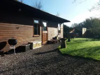 Found at the foot of Roundway Hill with it's own secluded garden. Pet friendly.