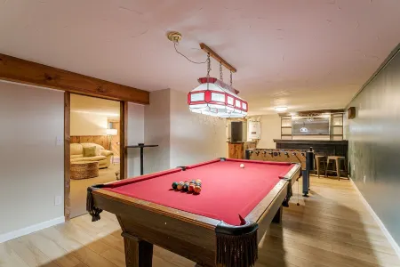 Tranquil Lodge with A+ Amenities