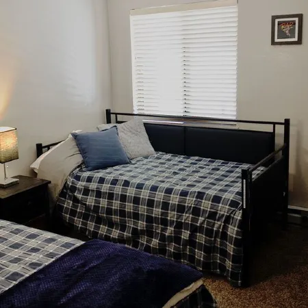 Ski In/Out - 1st floor - clean & cozy "Cinema Condo"