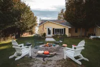 Burt Lake waterfront - huge dock, fire pit and incredible views Hotels in Cheboygan County