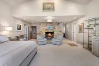 Lux Escape w/ Pool, Hot Tub & Sprawling Great Room - Built for XL Groups!