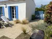 Typical single-storey L-shaped house in the heart of old CHAUCRE