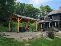 Lake Side  4-Season Home, 4-Bdrm 2-Bath, Super Clean, Bright & Cozy Hotels in Shapleigh