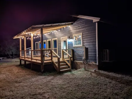 Restful cottage close to antique shopping and mountain biking