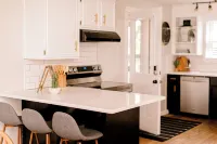 Red Brick Haven: Renovated Home in Prime Location! 이스트 람피터 타운쉽 호텔