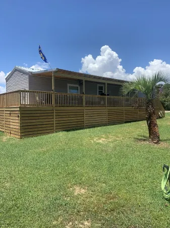 Mobile home on water deep water access