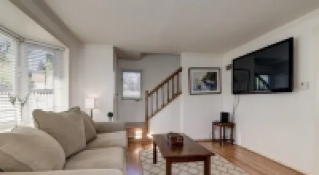 Charming Home Minutes from Downtown Rockville