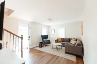 Renovated 3BR home across from Williamsburg Winery with great outdoor space!