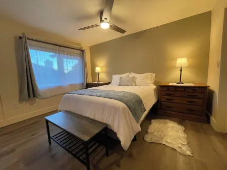 Mountainside ski-in condo near Ski Time Square Отели рядом с достопримечательностью «Steamboat Ski Resort»