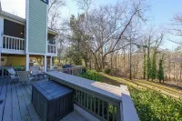 Much to Love Guest Favorite Evergreen Hideaway Waterfront Home w/ Dock. Pets ok