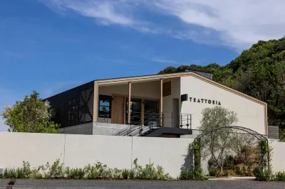 Amarancia Cottage Hugging Nature House