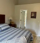 Cozy 2-bedroom condo in fabulous Kissimmee with WiFi, AC, fitness room, and pool