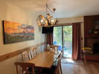 Jackson Hole condo in the Aspens. A retreat close to Nat. Parks & JHMR, King Bed Hotels in Wilson