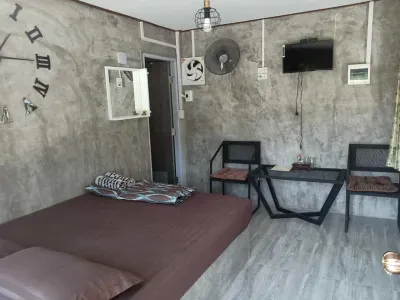 Pornpana Resort Chainat Hoteles cerca de Wat Song Phi Nong
