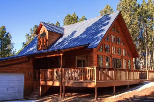 Angel Fire Chalet Nestled in the Pines, convenient to Ski and Golf w/Hot Tub