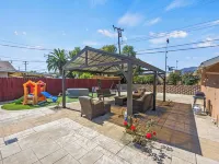Coastal Home Near UCSB & Airport + Hot Tub, King Beds, Fast Wifi, Sleeps 6 Hotels in Goleta