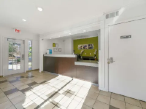 Studio 6 Extended Stay - Tucker, GA - Atlanta Northlake Hotels in Tucker