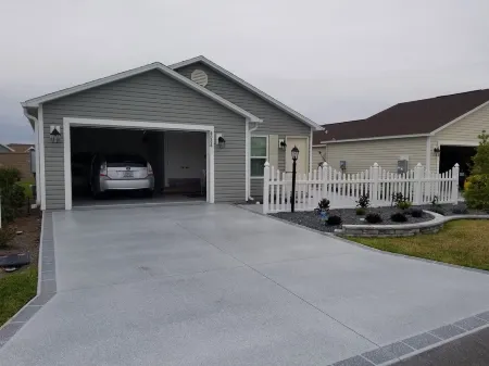 Modern house Отели в г. Самтер