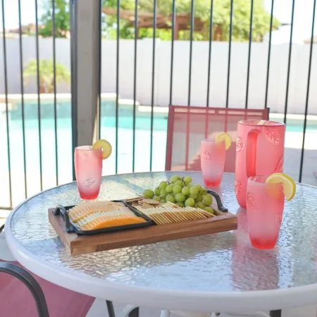 OCO-Heated pool for additional fee and spacious 4br home for your comfort.
