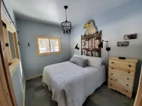 Quaint  Corner Stone Guest Cottage -