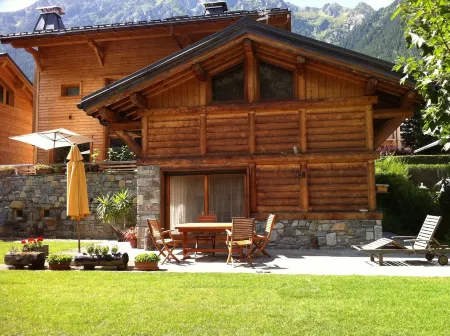 Charming little chalet in the center of Chamonix, Mont-Blanc view