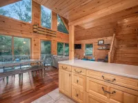 Spectacular Log Cabin Home 45 minutes to Asheville