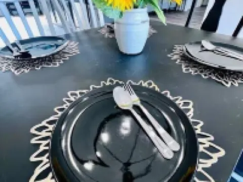 Welcome to “Persimmon Grove” the Cozy Farmhouse with Modern Amenities Hotels in Seventy-First