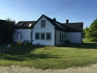 1850s Farm House - Minutes from Acadia, Lamoine Beach, and Lamoine State Park - Homestays