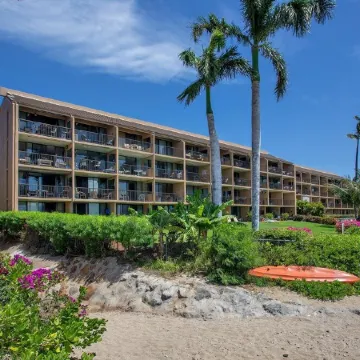 Oceanview, Air Conditioned, Centrally Located Maalaea Banyan Condo