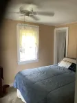 Cape Cod Beach Cottage, only 5 minute walk to Glendon beach & local restaurants